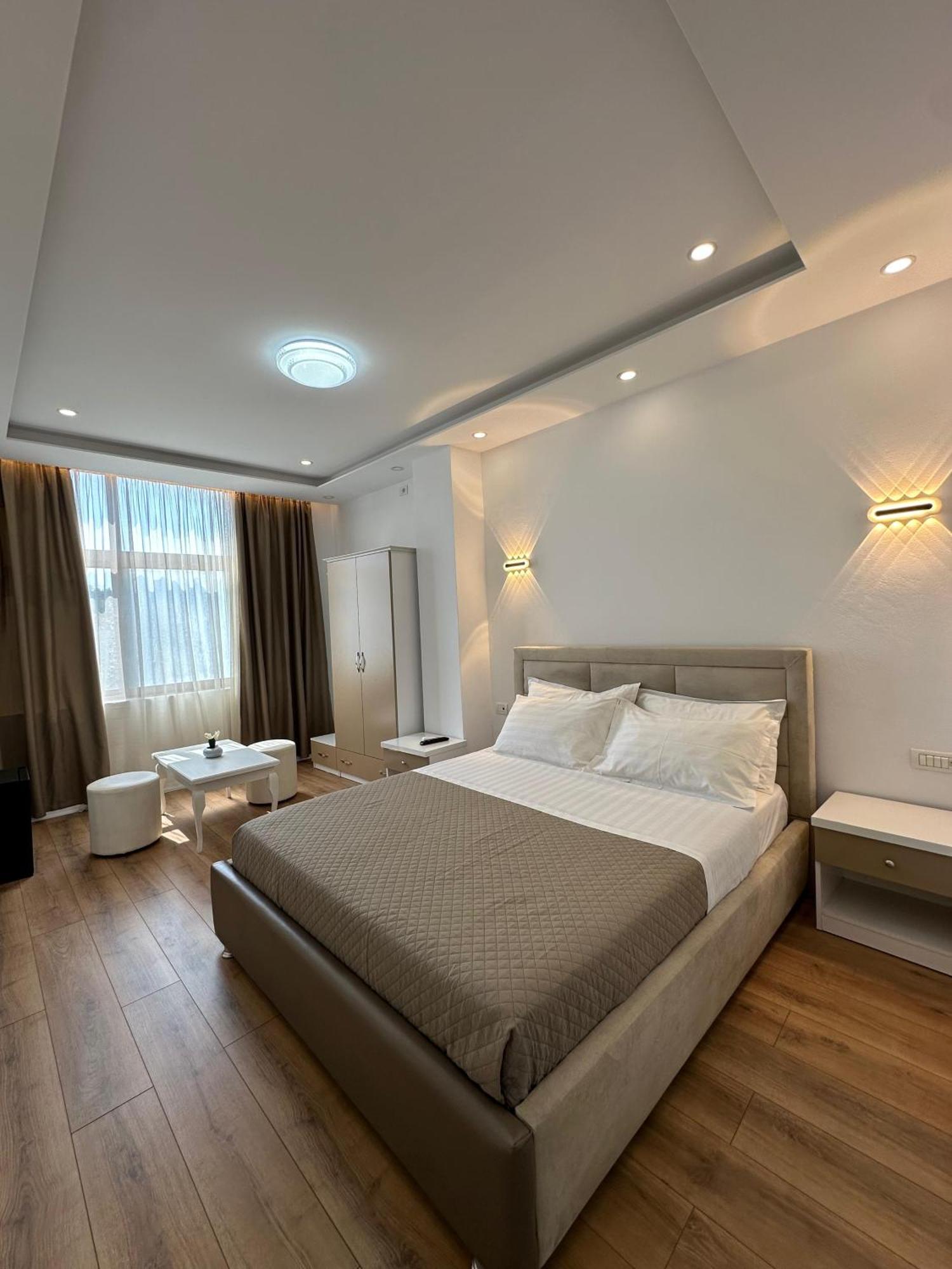 Hotel Arberia Тирана Экстерьер фото