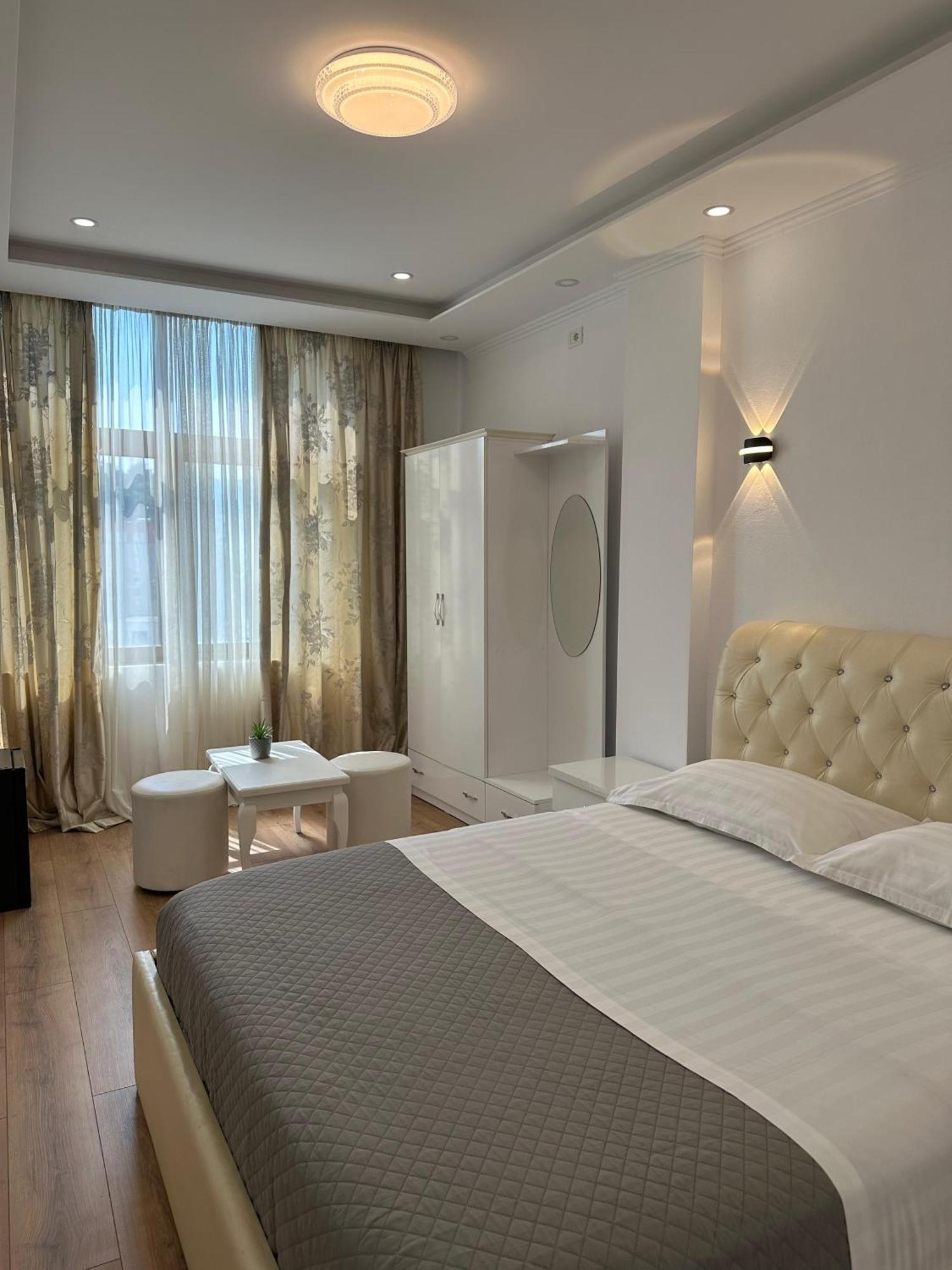 Hotel Arberia Тирана Экстерьер фото